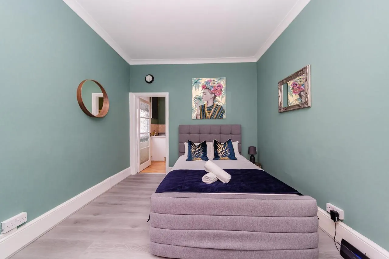 Central Hove Studio Bn315Bru03 United Kingdom